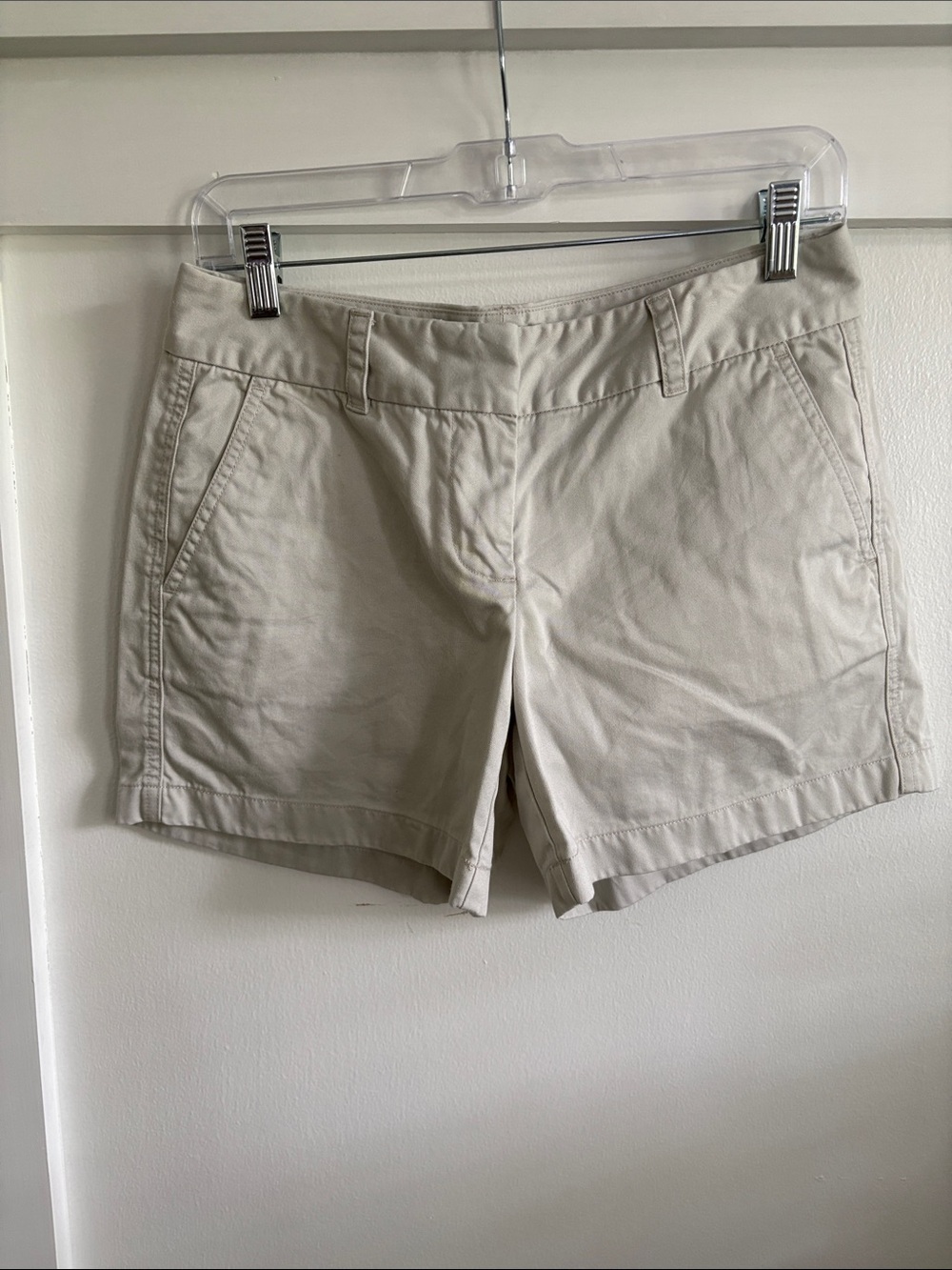 Vineyard Vines Cream Women's Bermuda Shorts
